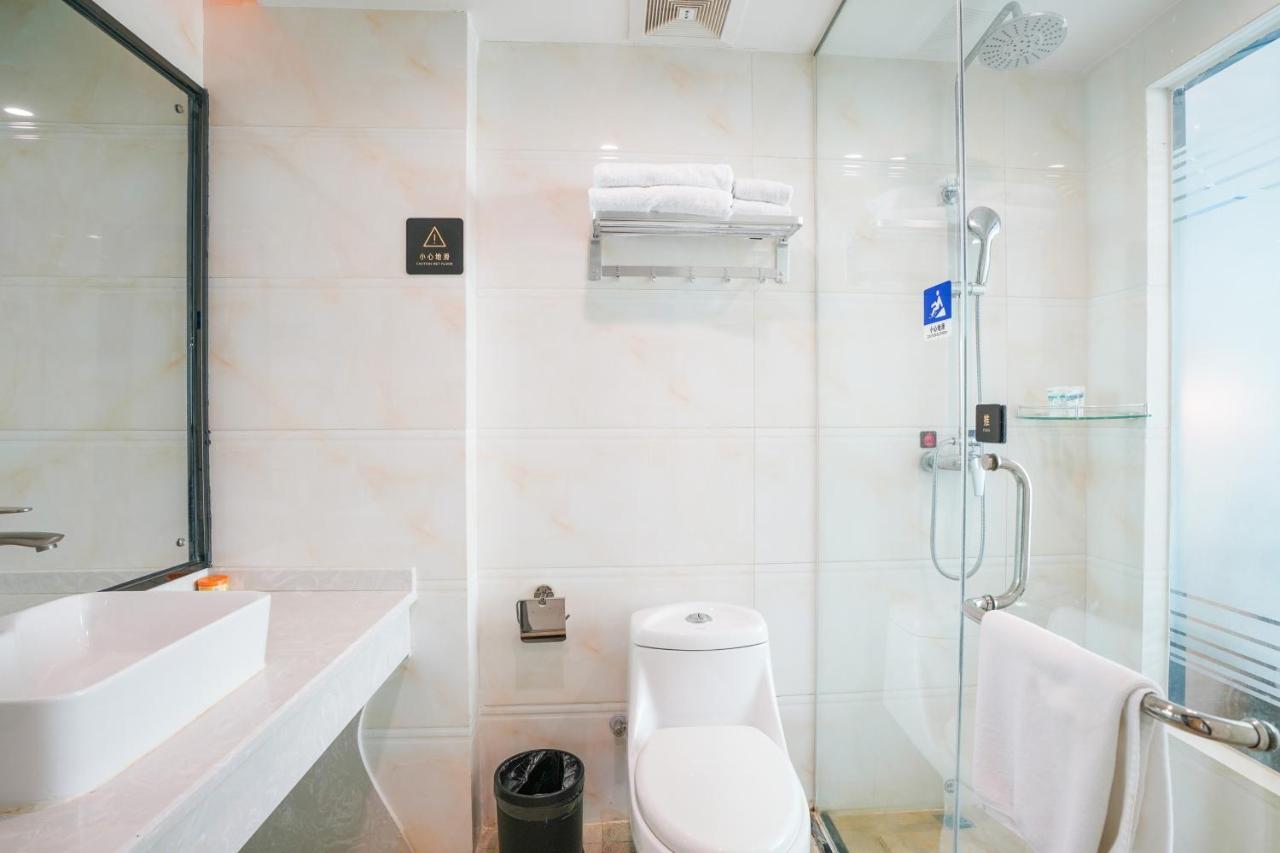 Felice Hotel-Guangzhou Baiyun International Airport Renhe Metro Station Branch กวางโจว ภายนอก รูปภาพ