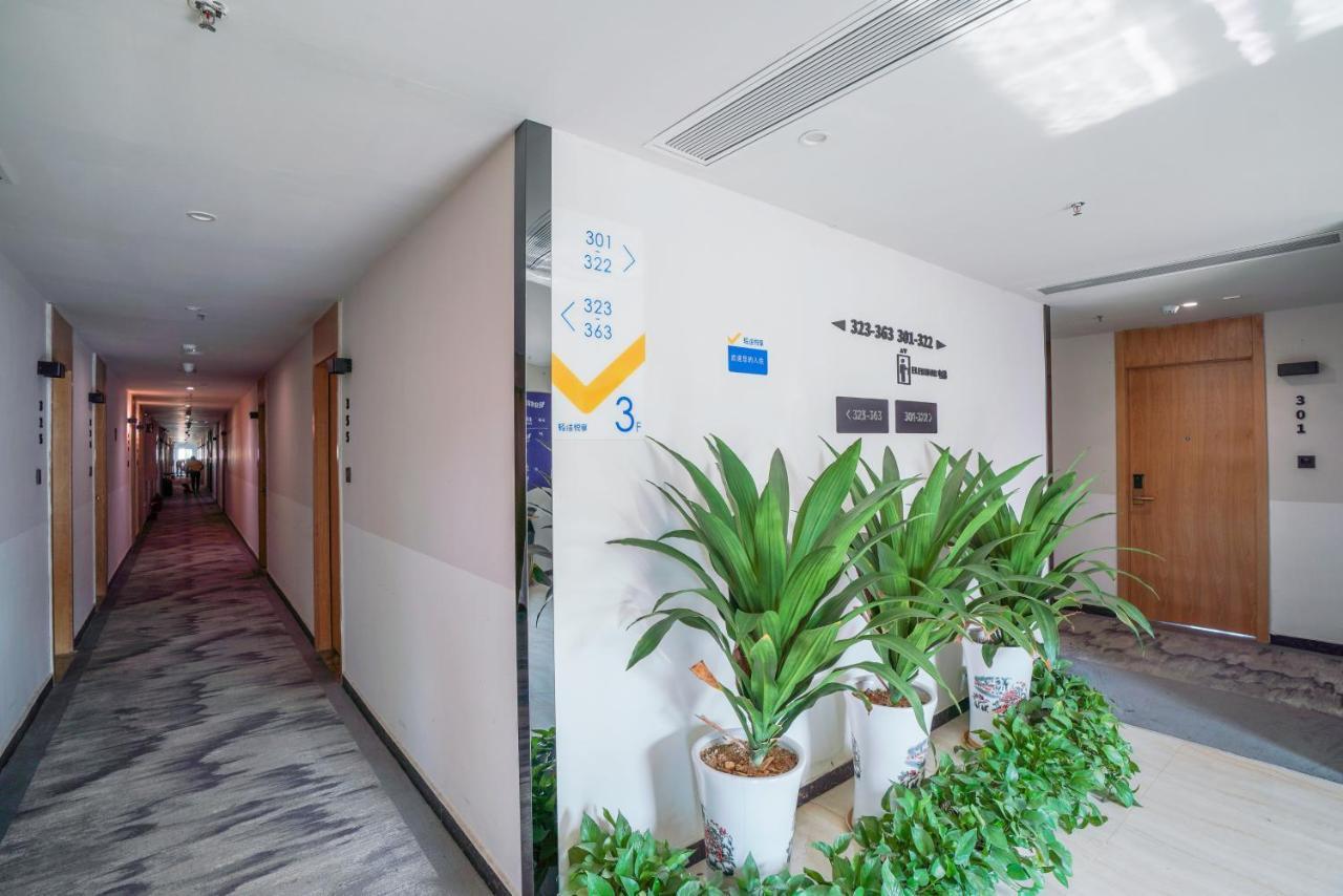 Felice Hotel-Guangzhou Baiyun International Airport Renhe Metro Station Branch กวางโจว ภายนอก รูปภาพ