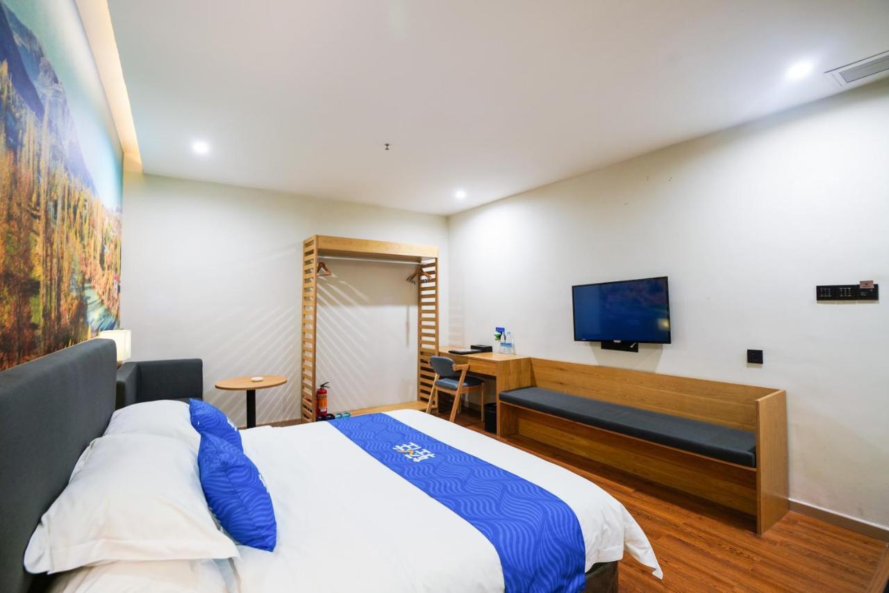Felice Hotel-Guangzhou Baiyun International Airport Renhe Metro Station Branch กวางโจว ภายนอก รูปภาพ
